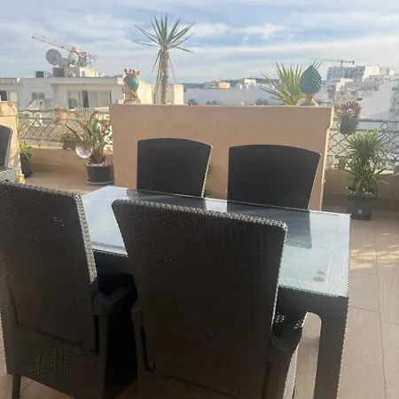 Sunny Penthouse Close To Bugibba Square