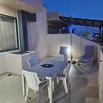 Sunny Penthouse Close To Bugibba Square דירה