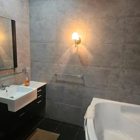 Sunny Penthouse Close To Bugibba Square セント・ポールズ・ベイ