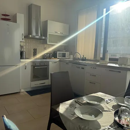 Sunny Penthouse Close To Bugibba Square Apartment *