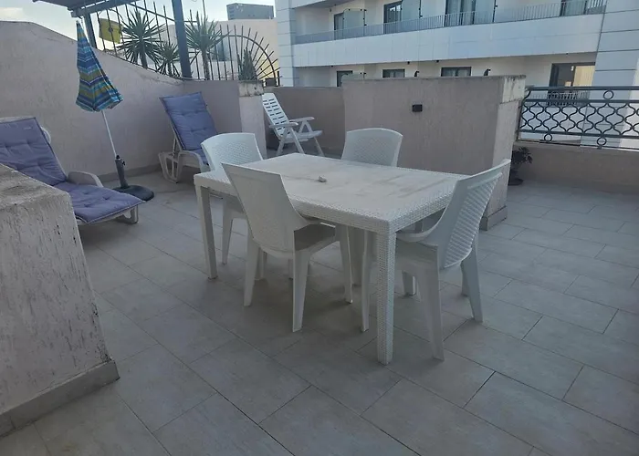 Sunny Penthouse Close To Bugibba Square 圣保罗湾城